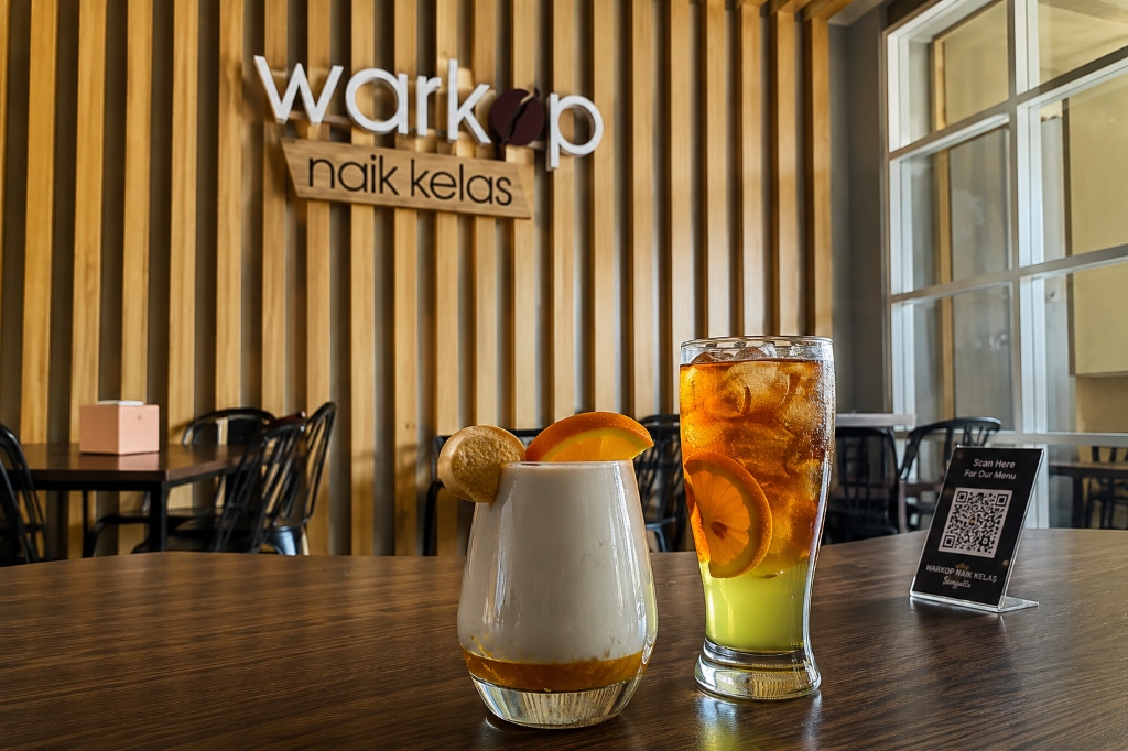 Area Indoor Warkop